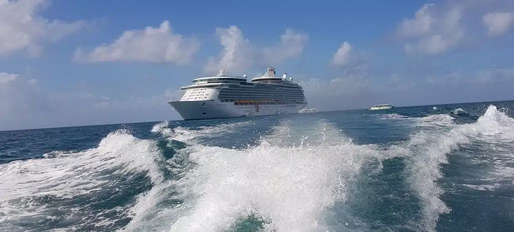 Independence of the Seas, Royal Caribbean cruise ship sailing in the middle of the seas