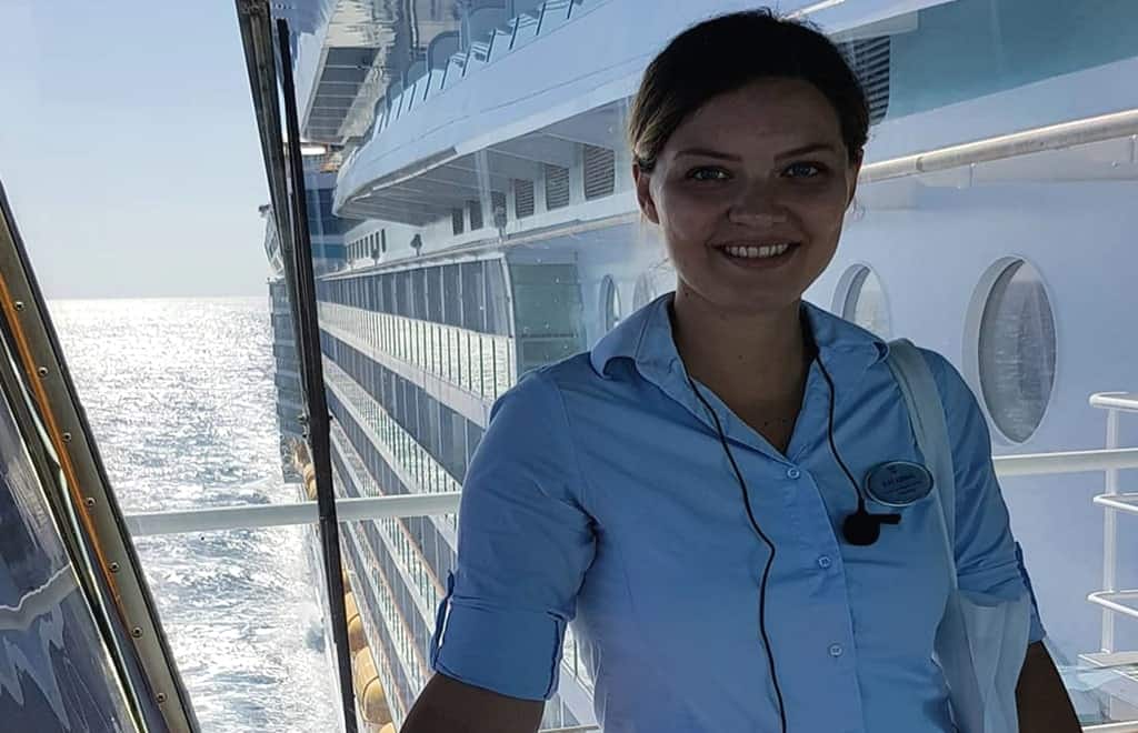 cruise staff wages