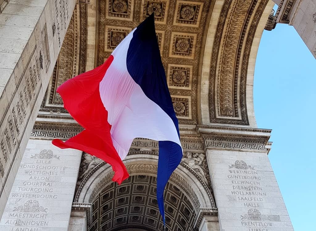 Arc de Triomphe, Paris - the picture of a flag