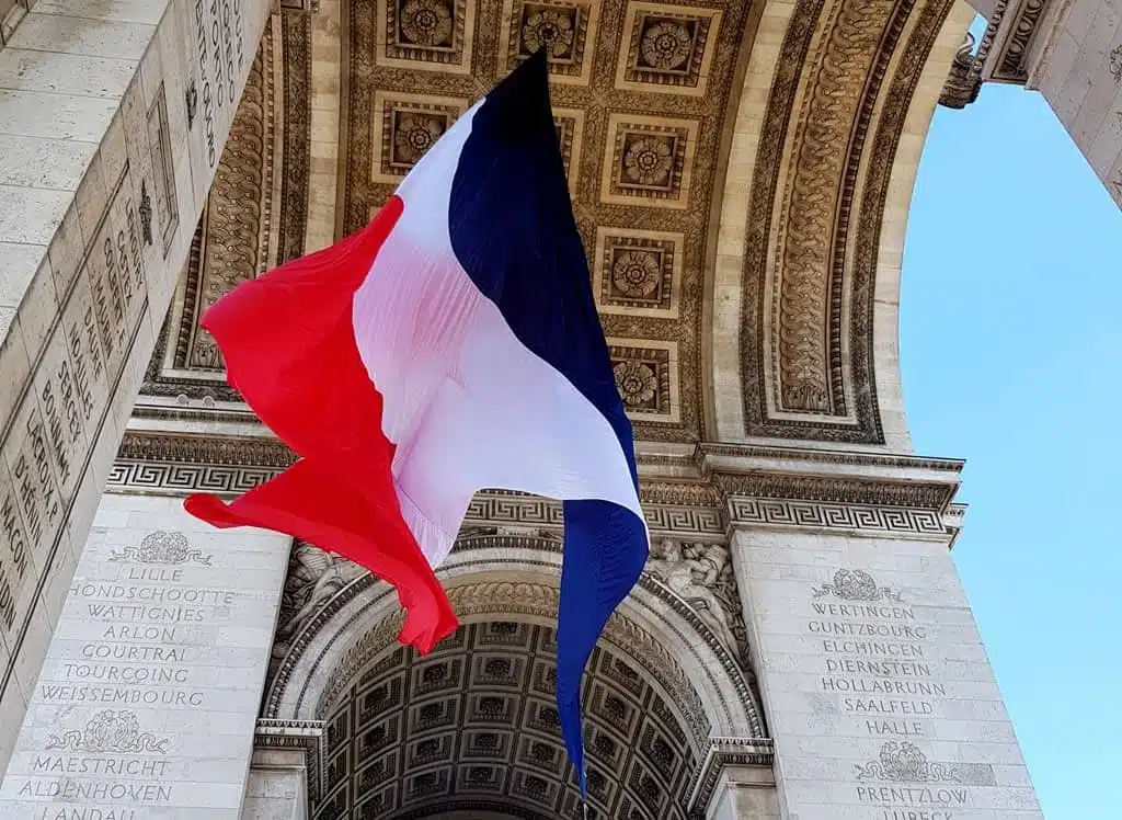 Arc de Triomphe, Paris - the picture of a flag