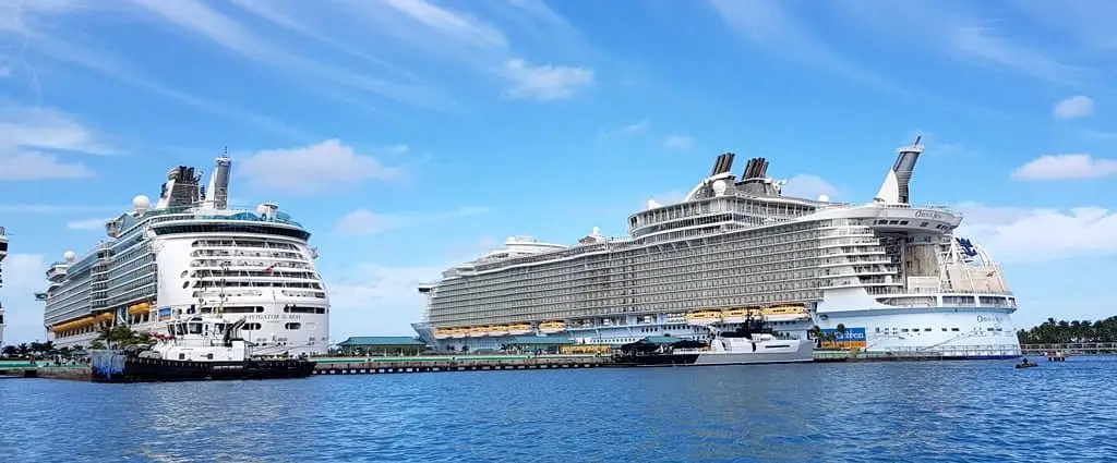 Navigator of the Seas and Oasis of the Seas sharing the same cruise terminal