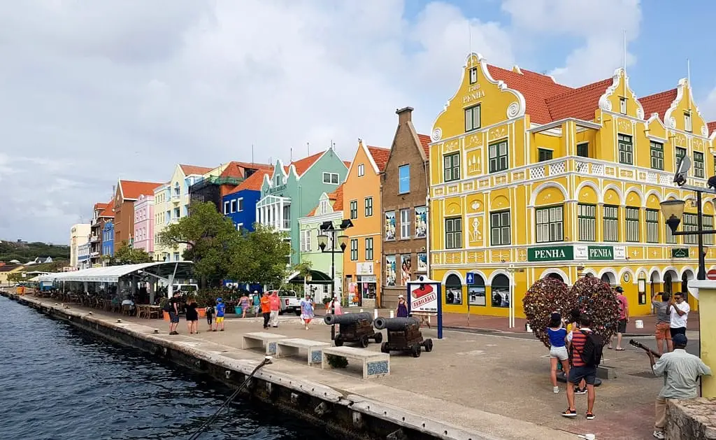 Dutch colonial buildings in Willemstad