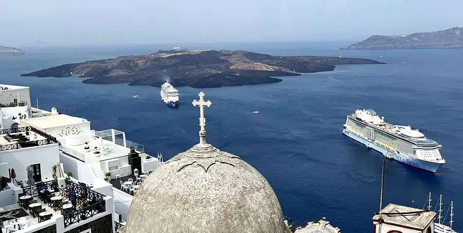 Nea Kameni Santorini