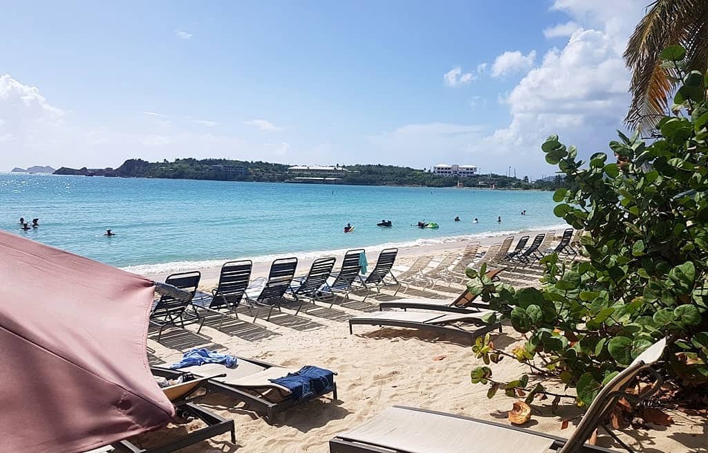 Lindberg Bay Beach near St Thomas cruise port (US Virgin Islands)