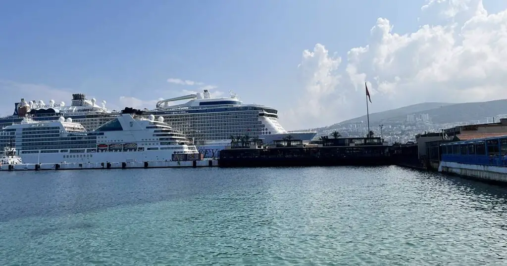 Kusadasi port - Kusadasi cruise ship terminal