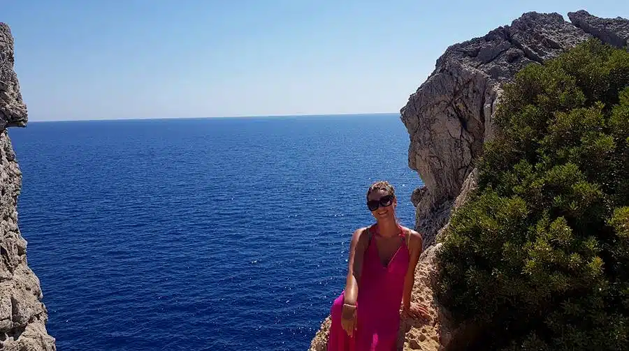 Antony Quinn Bay and cliffs