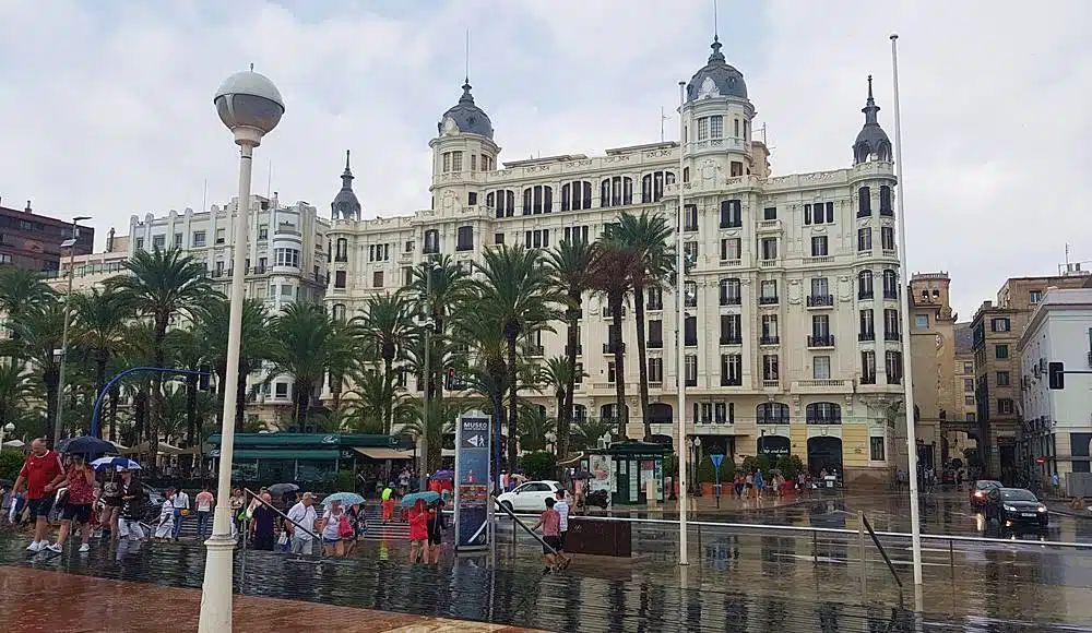 Casa Carbonell Alicante cruise port