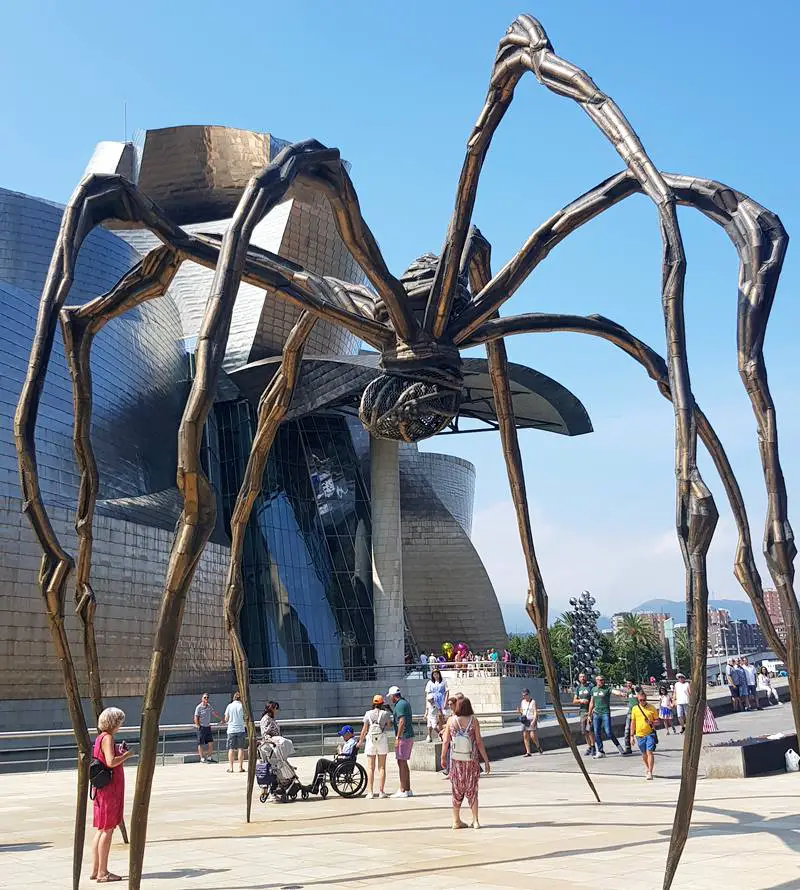 Louise Bourgois's Maman, Guggenheim Museum, Bilbao cruise port