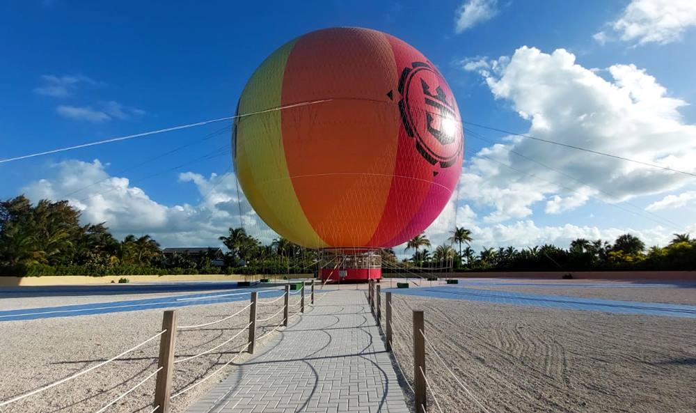 Su, su e via palloncino di elio