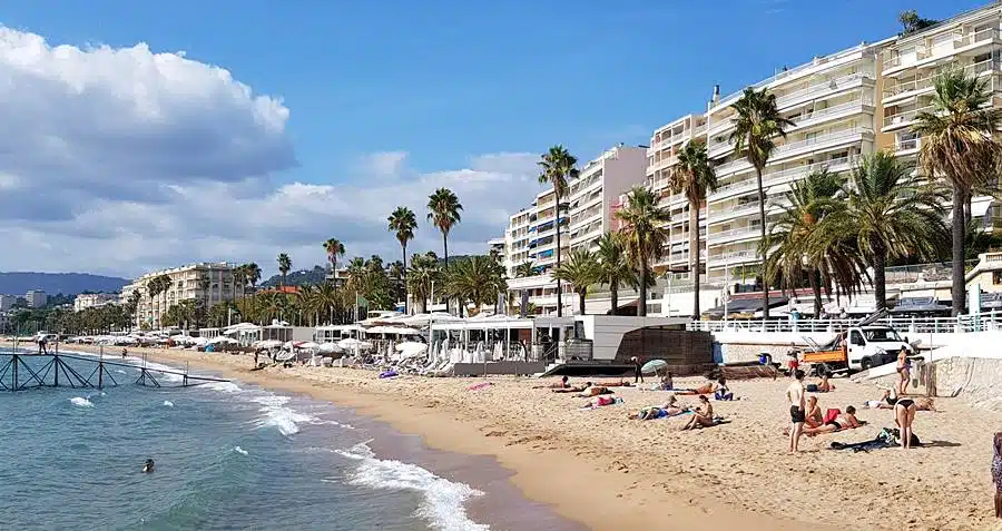 Cannes beach - Plage du Midi