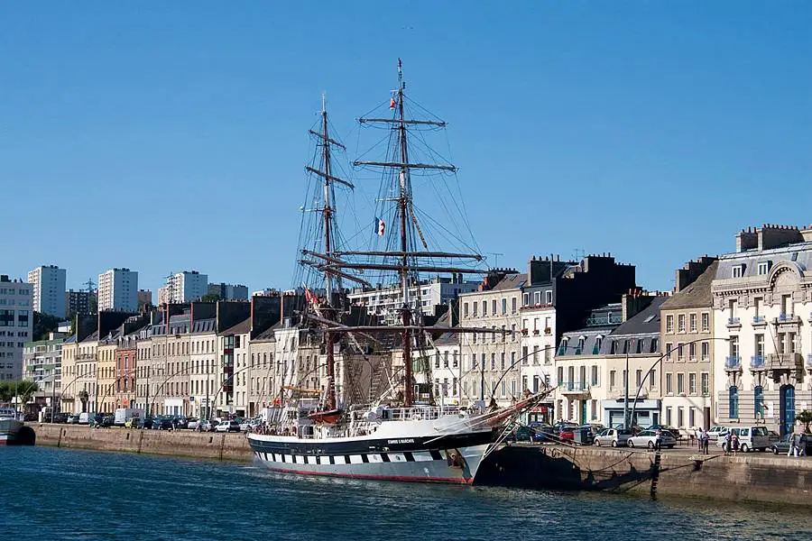 Cherbourg's Bassin du Commerce