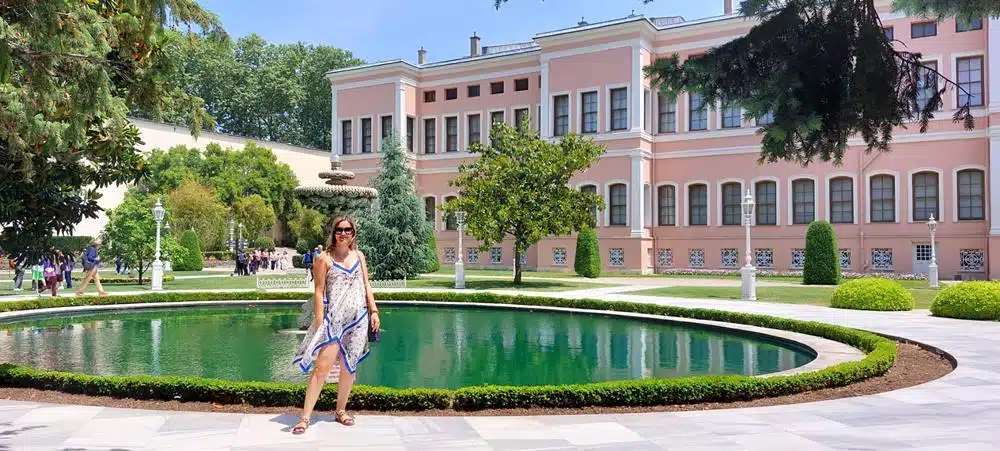 Dolmabahce Palace Istanbul - courtyard