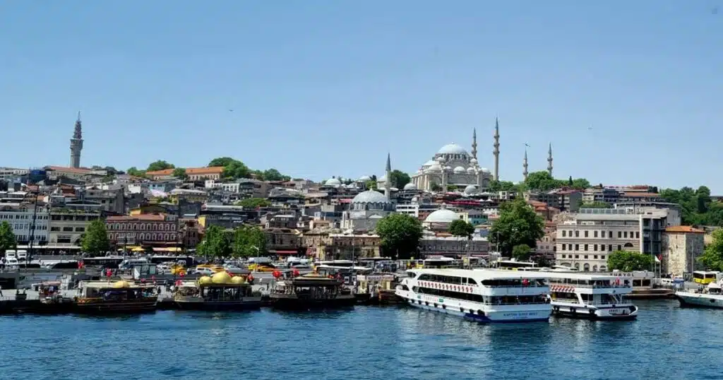 Eminönü ferry terminal and Istanbul bus station