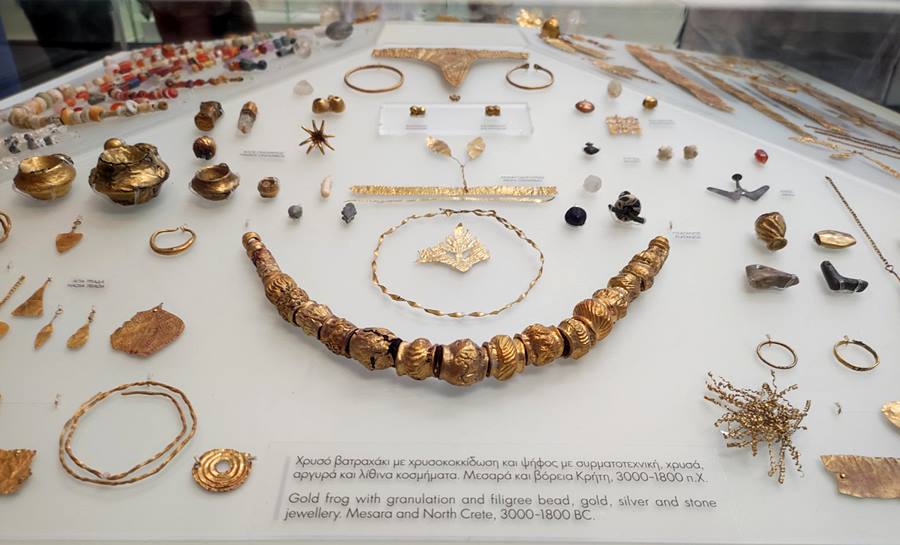 Heraklion Archeological Museum - Gold, silver and stone jewelry