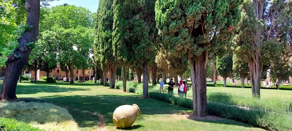 Topkapi Palace courtyard