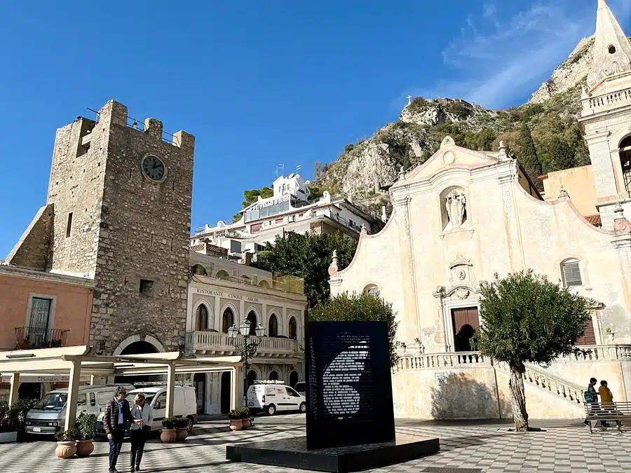 Piazza IX Aprile Taormina