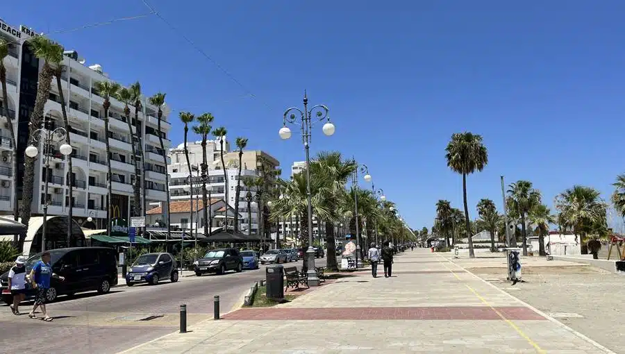 Larnaca - Finikoudes Promenade