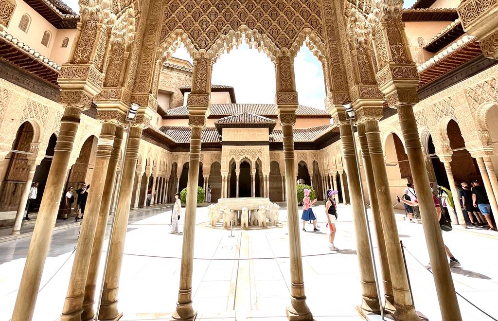 Nasrid Palace - Lions' Court