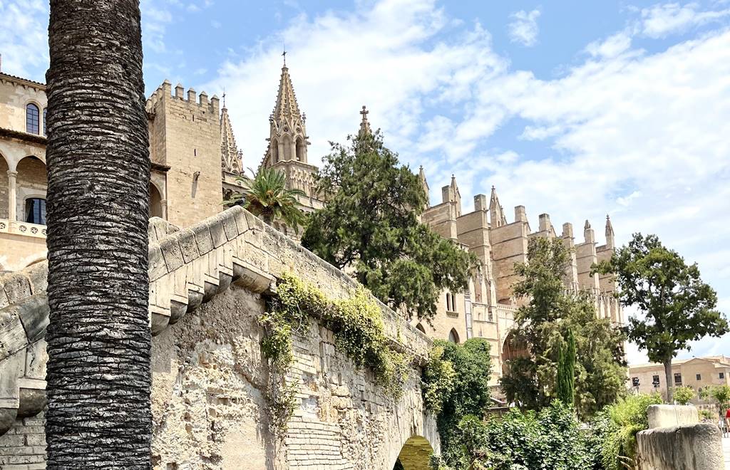 Palma Cathedral and Palace of La Almudaina