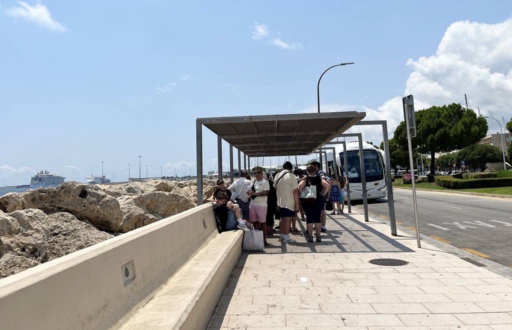 Palma de Mallorca cruise port shuttle bus stop