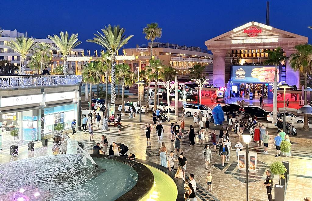 Playa de las Americas at night
