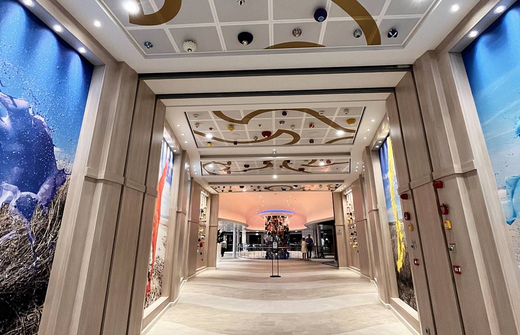 Odyssey of the Seas Royal Promenade